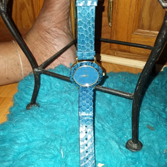 Watch - Picture 2 of 2